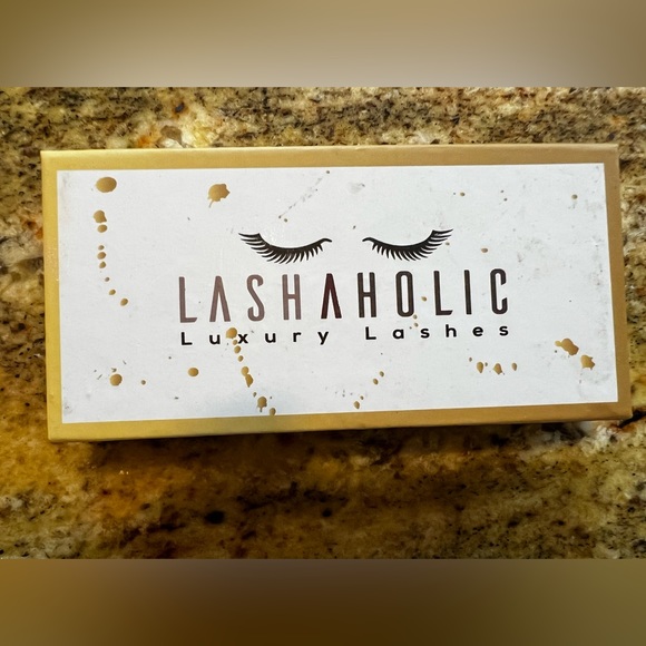 Lashaholic luxury lashes Instaglam silk lashes - Picture 2 of 3